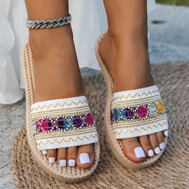 شباشب نسائية للخارج، أحذية مسط - مراجعة Ethnic Fashion Designers وسعره
